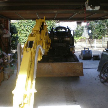 6 Tonne excavator with canopy removed